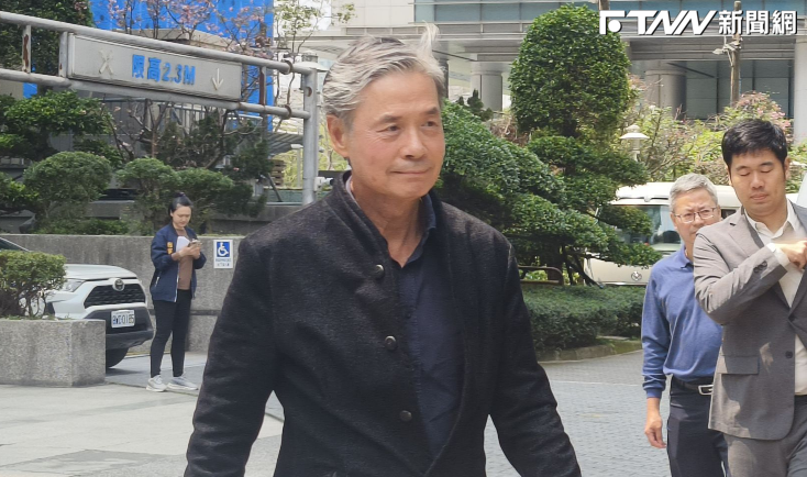 金溥聰赴刑事局開告AI片幕後人　沒直接告邱毅