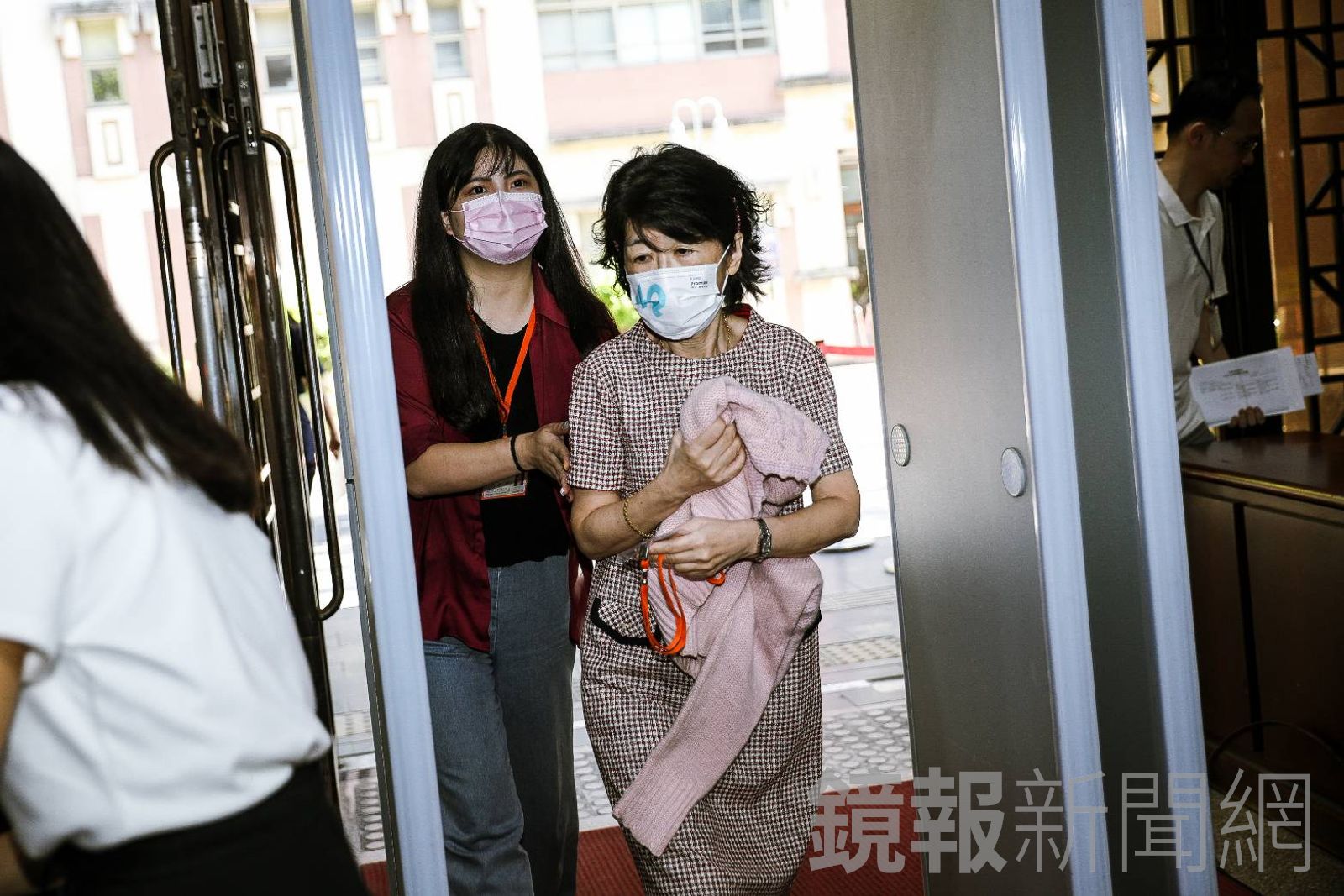 陳佩琪飆粗口！控「小豬撲滿塞滿錢」　蔡英文辦公室3點回應：依法合規
