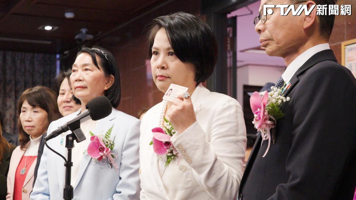 賴政府針對李貞秀連呂秀蓮都看不下去？內政部：雙重國籍就是違法