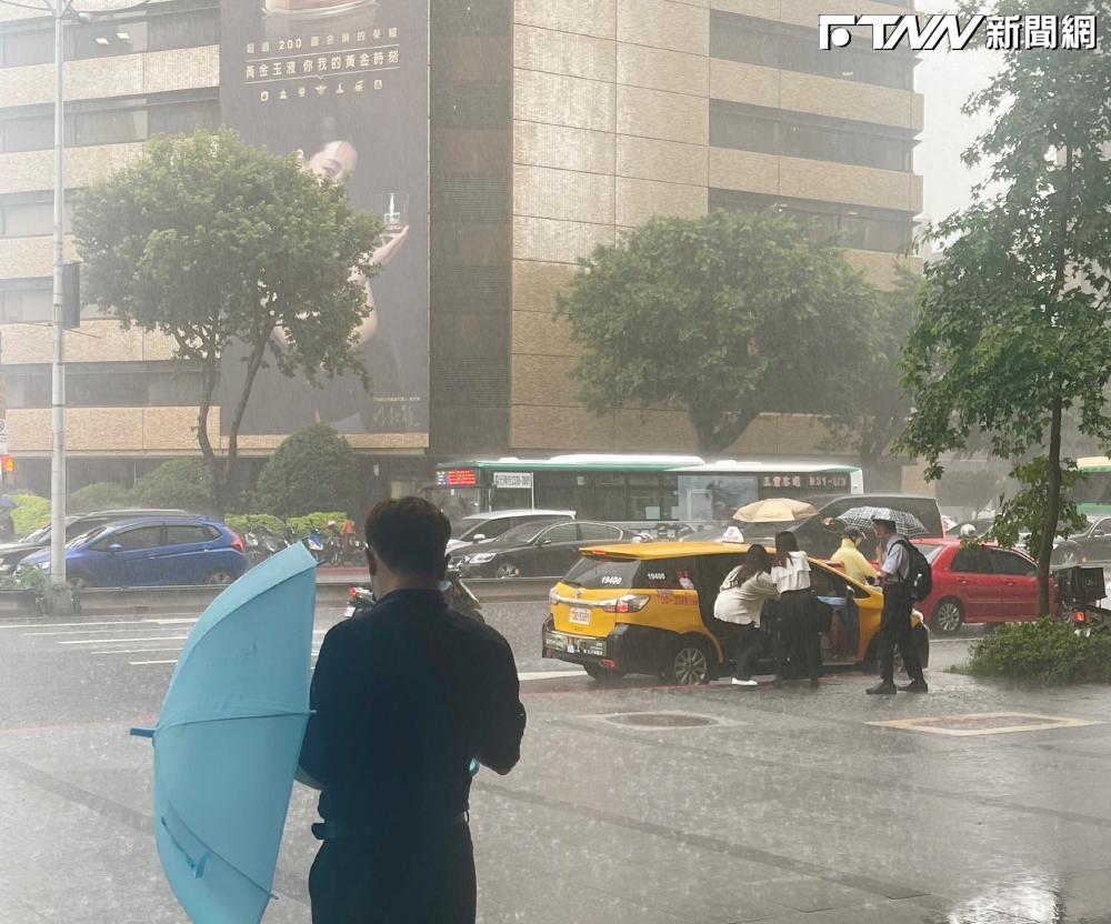 好天氣沒了！明天轉雨、「這天」雨彈最猛　兩波鋒面接力…清明連假天氣一次看