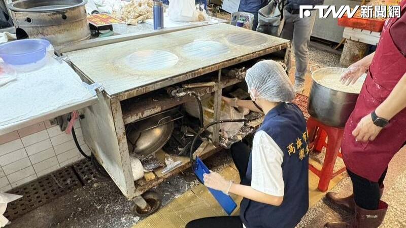 春捲中毒增加至140名！12人驗出沙門氏菌陽性 　高市府重罰攤商144萬